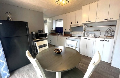 Canal House | Life's Better at the Cottage