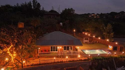 Mahabaleshwar Villa | Lifeline Villas - Mini Miracle Near Mahableshwar Market With Valley View From Pool