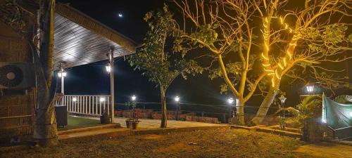 Mahabaleshwar Villa | Lifeline Villas - Mini Miracle Near Mahableshwar Market With Valley View From Pool