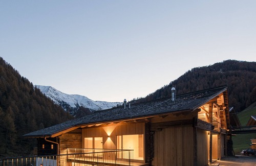 Innervillgraten Apartment | Light, air, calm, landscape. Immerse yourself in our Giatla house
