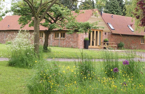 Henley-in-Arden House | Light and airy stylish barn conversion set in peaceful countryside.