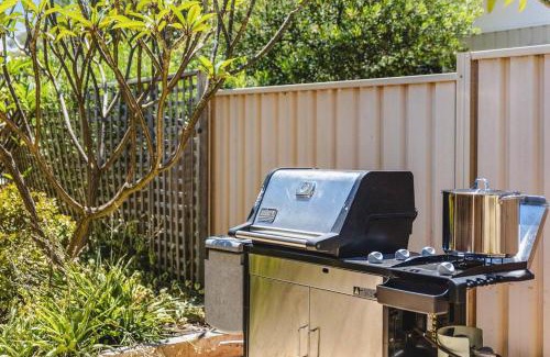 Dawesville House | Light & Bright Pet Friendly Beachside Haven in Old Dawesville