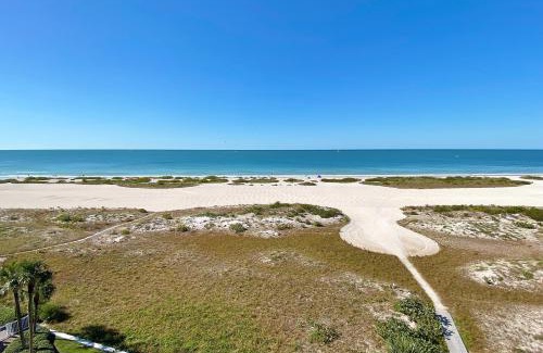 Sand Key Apartment | Lighthouse Towers 704