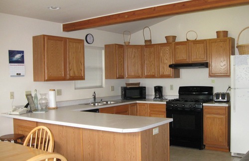 Crescent City House | Lighthouse View Beach Cottage-Great Ocean Views- the Redwoods are a short drive