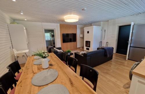 Kadrina Parish House | Liivakõrtsi puhkemaja saunaga