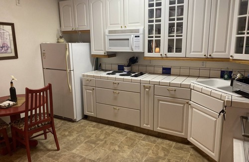 Mariposa Apartment | Lil Buck small loft 31 day+ stays only