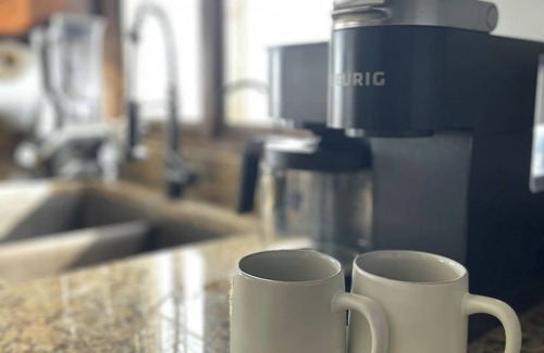 St. Joseph House | Lilac Retreat lake house sauna + pickleball close to St. Johns and St. Bens