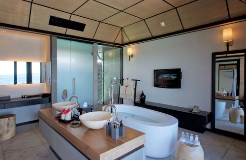 Huvahendhoo Resort | Lily Beach Resort & Spa - All Inclusive