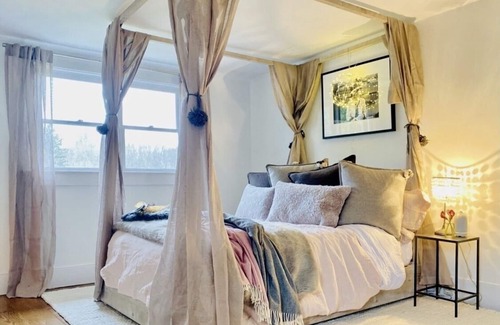 North Stamford House | Lily Pond Farmhouse Charming 1820s home overlooking private pond on CT/NY border