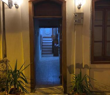 Kaleici Hostel | Lily Town Hotel