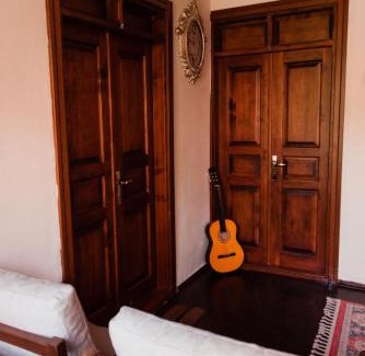 Kaleici Hostel | Lily Town Hotel