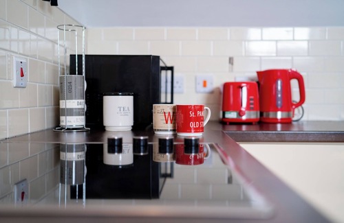 Limavady Apartment | Limavady Cherry Tree Apartment, Sleeps 2 & Parking