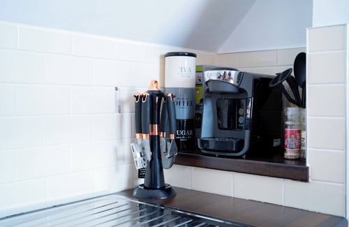 Limavady Apartment | Limavady Cherry Tree Apartment, Sleeps 2 & Parking