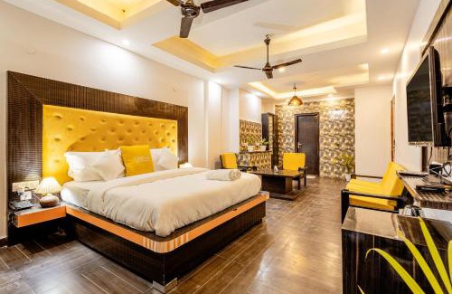 Sushant Lok Bed & Breakfast | Lime Tree Hotel Huda City Centre - Gurugram, Sector 29