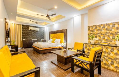 Sushant Lok Bed & Breakfast | Lime Tree Hotel Huda City Centre - Gurugram, Sector 29