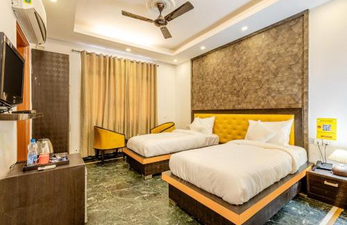 Sushant Lok Bed & Breakfast | Lime Tree Hotel Huda City Centre - Gurugram, Sector 29