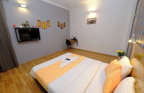 Sector 39 Hotel | Lime Tree Premier Near Medanta Medicity