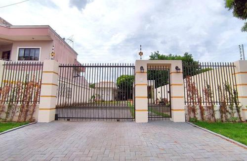 Vila Yolanda House | Linda Casa a 30 metros da av das Cataratas
