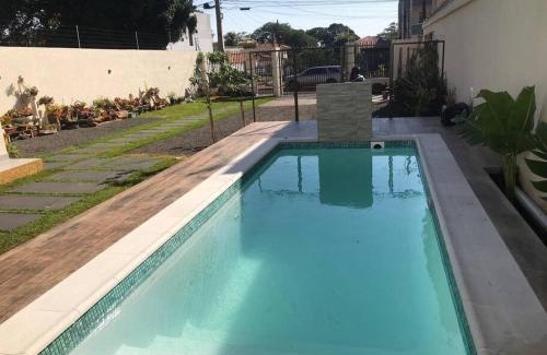 Vila Yolanda House | Linda Casa a 30 metros da av das Cataratas