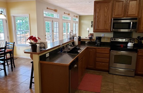 North Shore Acres House | Linger Longer - Beautiful sunsets and stunning lake views.