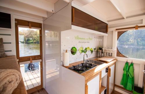 Priepert Boat Rental | Lisa Boot 3
