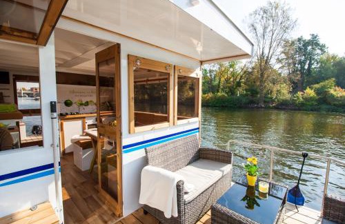 Priepert Boat Rental | Lisa Boot 4