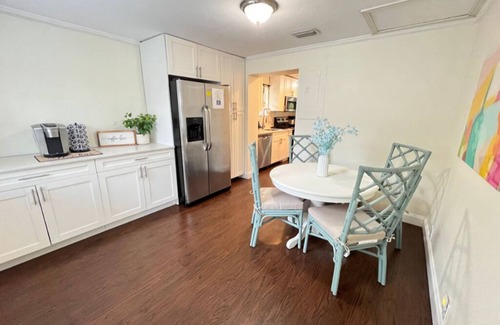 Pinewood Park House | LIT's Palma Home - Near Beach, Downtown, Shopping, & More!