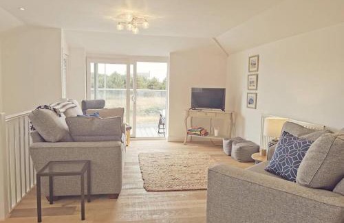 Trearddur Bay House | LITLLE SUMMER HILL -2 BED COSY COTTAGE- TREARDDUR