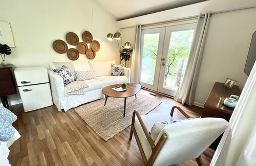 Lupton City House | Little Avalon in North Chattanooga- 5 minutes from downtown!