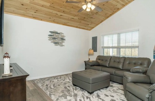 Shenandoah House | Little fish on the Shenandoah River