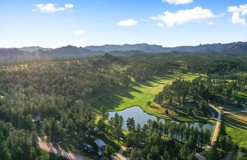 Custer House | Little Gem With The Best Views BHBungalows #2