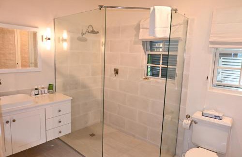 Clinketts Hotel | Little Good Harbour