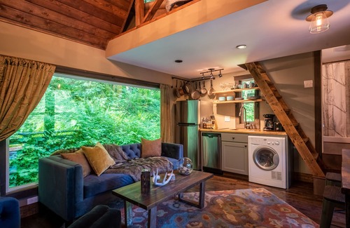 Marmot Cabin | Little House On The Mountain-ZigZag Mountain View