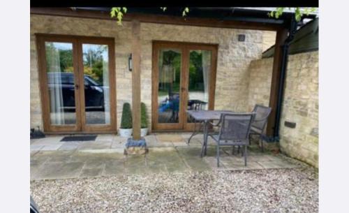 Ampney Crucis House | Little Kent End Cottage