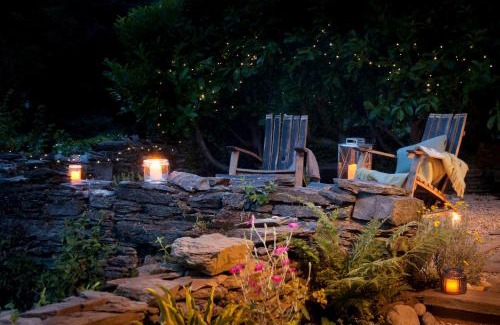 Cwrt House | Little Kestrel Cabin