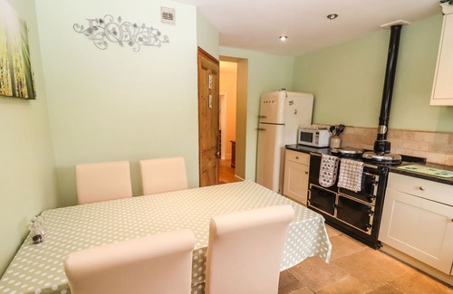 Upton St. Leonards Cottage | LITTLE NOO, family friendly, with a garden in Upton St Leonards