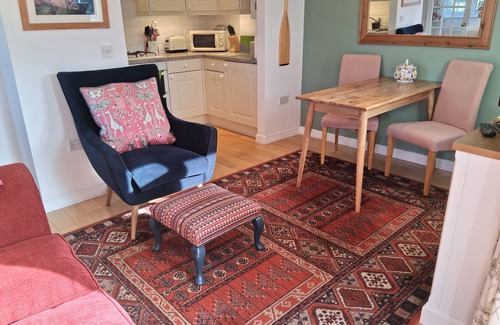 Upwey Cottage | LITTLE RETREAT, romantic, with a garden in Upwey