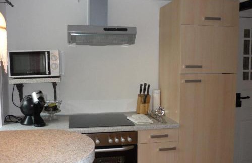 Borm Apartment | Little Rose Cottage - Urlaub unter Reet zwischen den Meeren