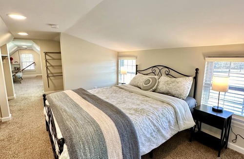 Fredericksburg Cottage | “Little Sligo” Downtown cottage.