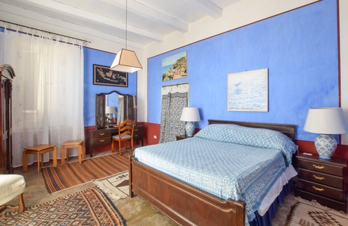 Amantea Apartment | Live in style in this beautiful vacation apartment with sea view in Amantea.