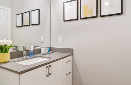 Towson House | LIVE*WORK*STAY*HOME | 2 Bedroom in Towson