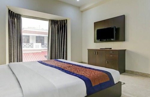 Housing Board Colony Hotel | Liveinn Style
