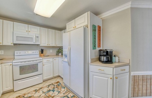 Inlet Harbour House | Livin' The Coastal Life - 4 Bedroom 2 Bath Home, on Channel with Private Pool