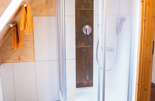 Wiernsheim Apartment | Living in the "Alter Heuboden" 10 minutes from the Pforzheim Süd highway