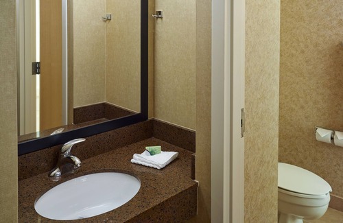 Sharonville Hotel | LivINN Hotel Cincinnati/Sharonville Convention Center