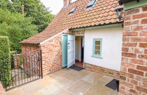 West Ashby House | Lizzies Cottage