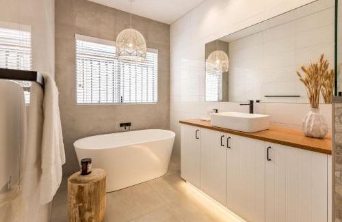 Dunsborough House | LJ's Hideout
