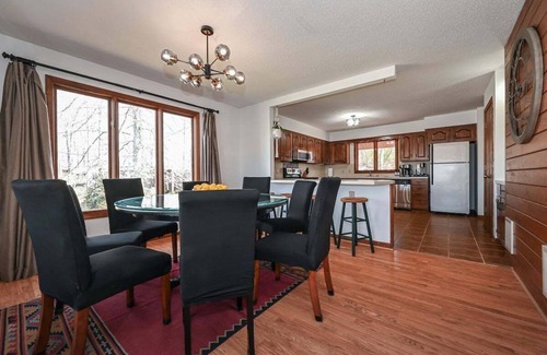 Barium Springs House | LKN Lakefront | Private Dock | Hot Tub | Pet Friendly