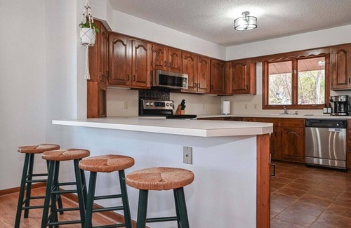 Barium Springs House | LKN Lakefront | Private Dock | Hot Tub | Pet Friendly