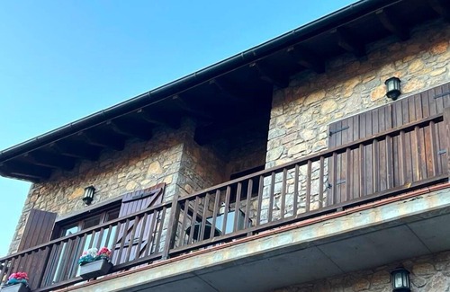 Llivia Apartment | Llivia XIV - Two Bedroom Apartment, Sleeps 6